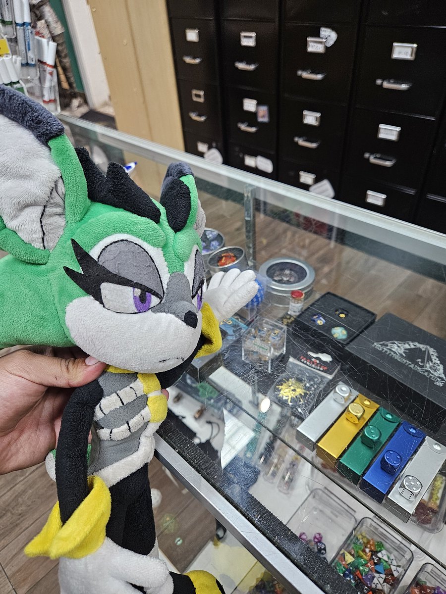 90sDank's tweet photo. I visted to my local comic book shop and picked up some sonic the hedgehog idw comics https://t.co/Knkhr02pa7
