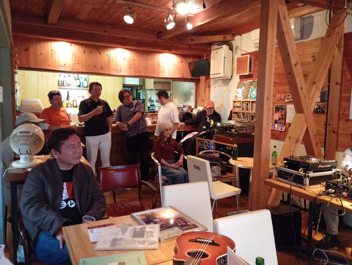 oreganocf's tweet photo. 10/3ディスク・オリヴァのイベント、沢山の方にご来場いただきました！オリヴァの思い出を共有し、レコードを聴き、ライブありと内容盛り沢山☺️
ありがとうございました✨ https://t.co/NbelTQ4yrL