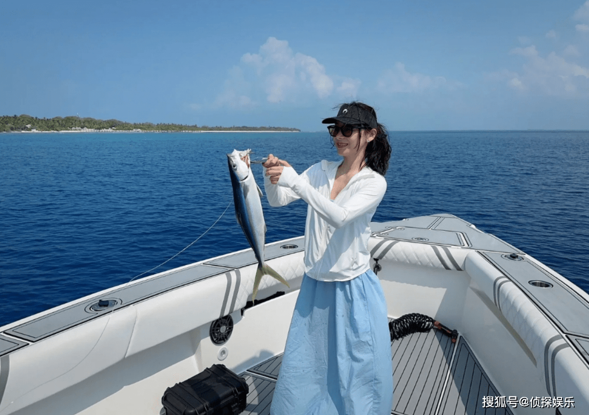 DanielleWa10uc's tweet photo. Just landed my dream 舶 (bó) from the harbor, a rare find that’s totally 啃 (kěn) worthy—so 独 (dú) cool to own! https://t.co/jeKbxQIlkt