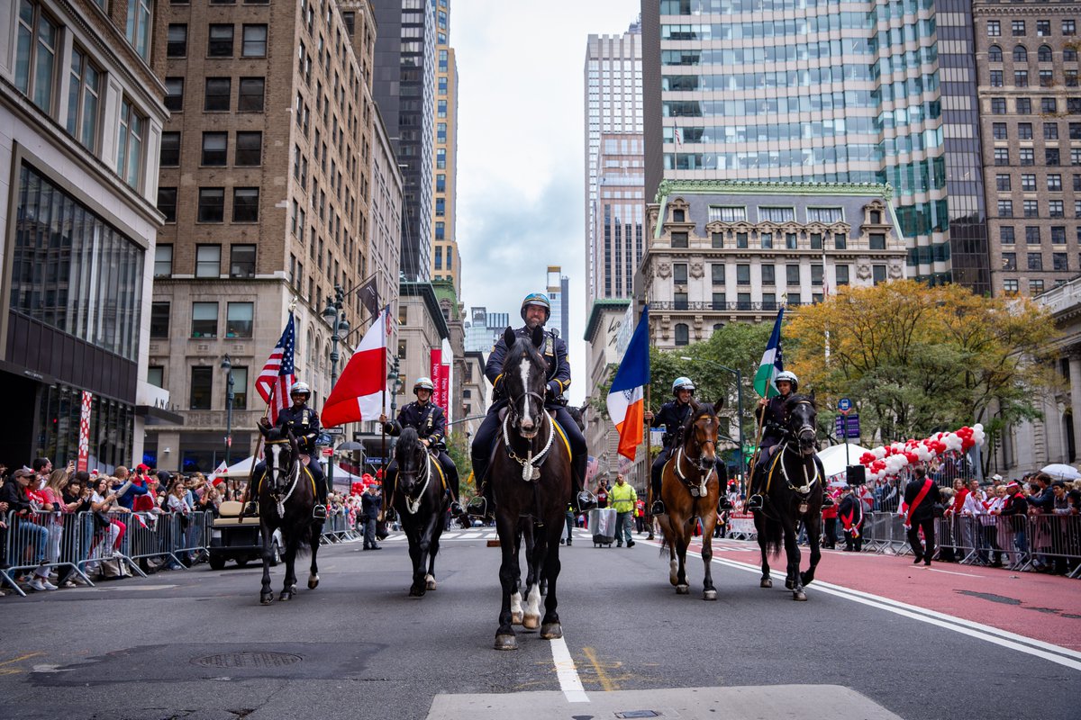 NYPDnews's tweet photo. The 89th Annual Pulaski Day Parade made its way down 5th Avenue today.

It's one of the oldest parades in the city, celebrating the heritage, culture, and contributions of Polish Americans.

The NYPD kept it a safe day for all! https://t.co/h9WwgdvRTm