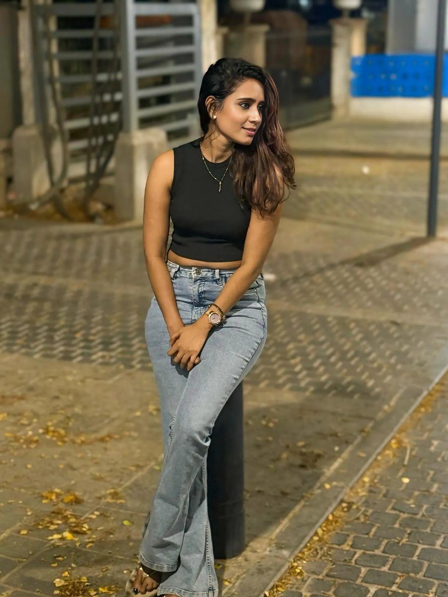 manisha_mithra's tweet photo. Good Morning all...🥰

​May your day be filled with warmth, kind moments, and wonderful company. What are your plans for this lovely Monday?... #girlsstyles #girlsposes #girlsoutfits #duskybeauty #tamilponnu #nammaveetuponnu #thalaivarnirandharam #Jailer2Trailer #Jailer2 https://t.co/dqHzNCIjTt