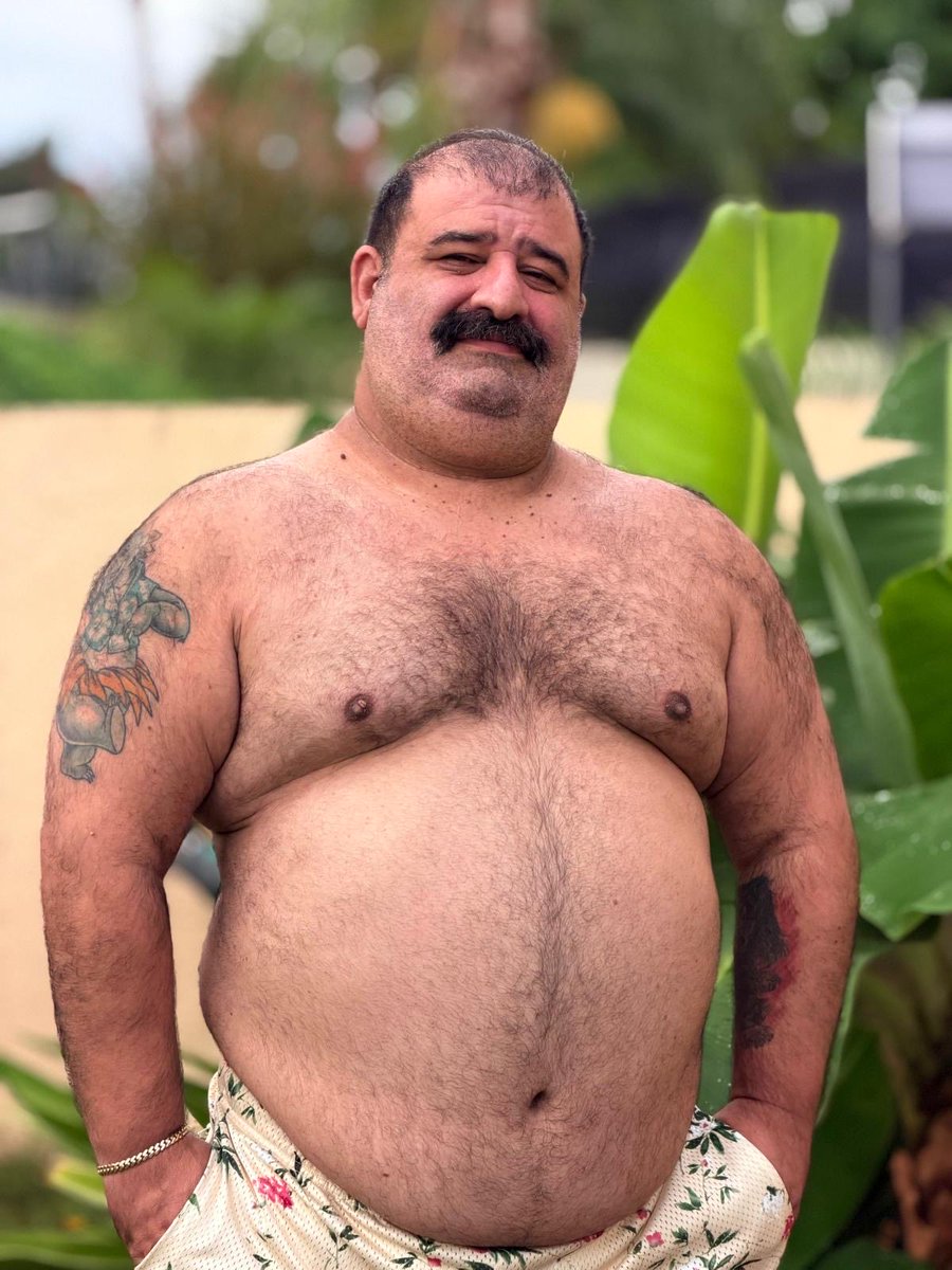 Chub4fun78's tweet photo. Quiet Sunday and I’m still the main event. Come interrupt me.
#chub #bear #daddy #sundayvibes https://t.co/hTczn0Wprw