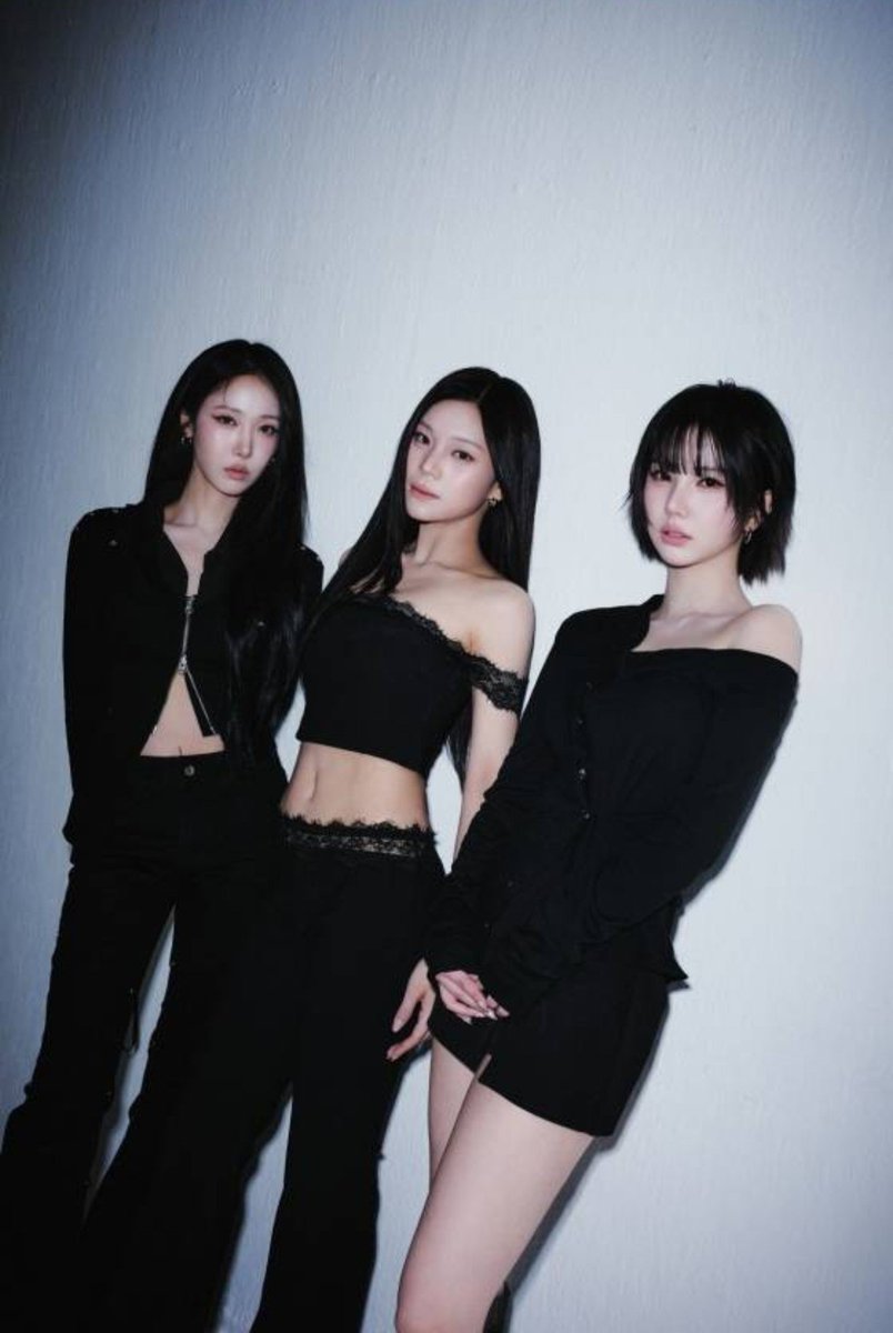 berry_im_'s tweet photo. 새 사진들 너무 예쁘다..♡♡♡♡ https://t.co/uH0VKnh5Hs