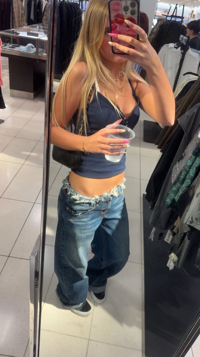 goddess_charz's tweet photo. just give me your credit card already.. 🫣 https://t.co/g6eYF8ZyBG