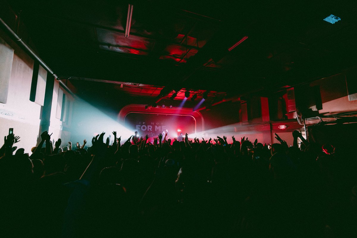 IfNotForMeBand's tweet photo. So many huge shows and sell outs on the I Don’t Belong Here Tour. Let’s make this back half just as massive. 🙌

🎟️ link in bio. https://t.co/XYdMmiAJdq