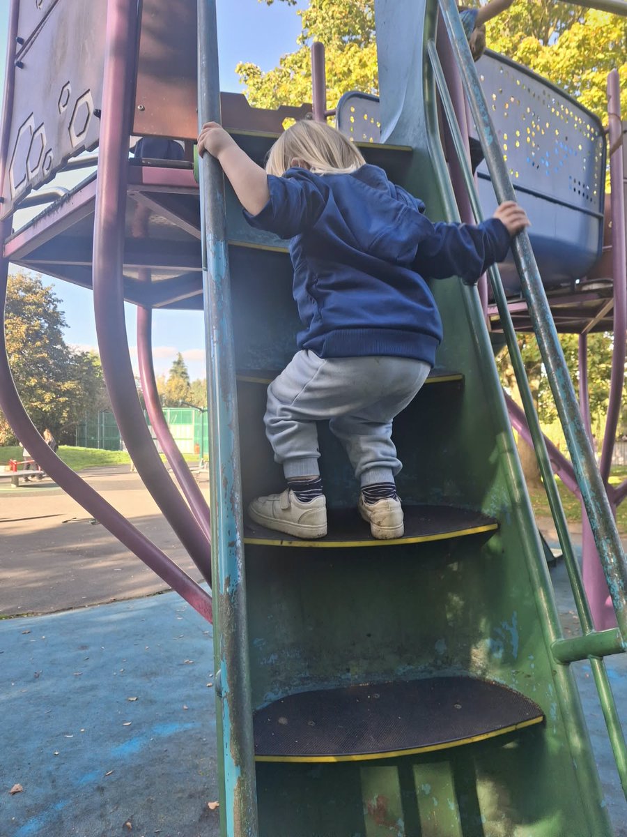 elasticaboy's tweet photo. #grandson #daysout #park
#playground #slide #climbing https://t.co/aPuMzwsAJo