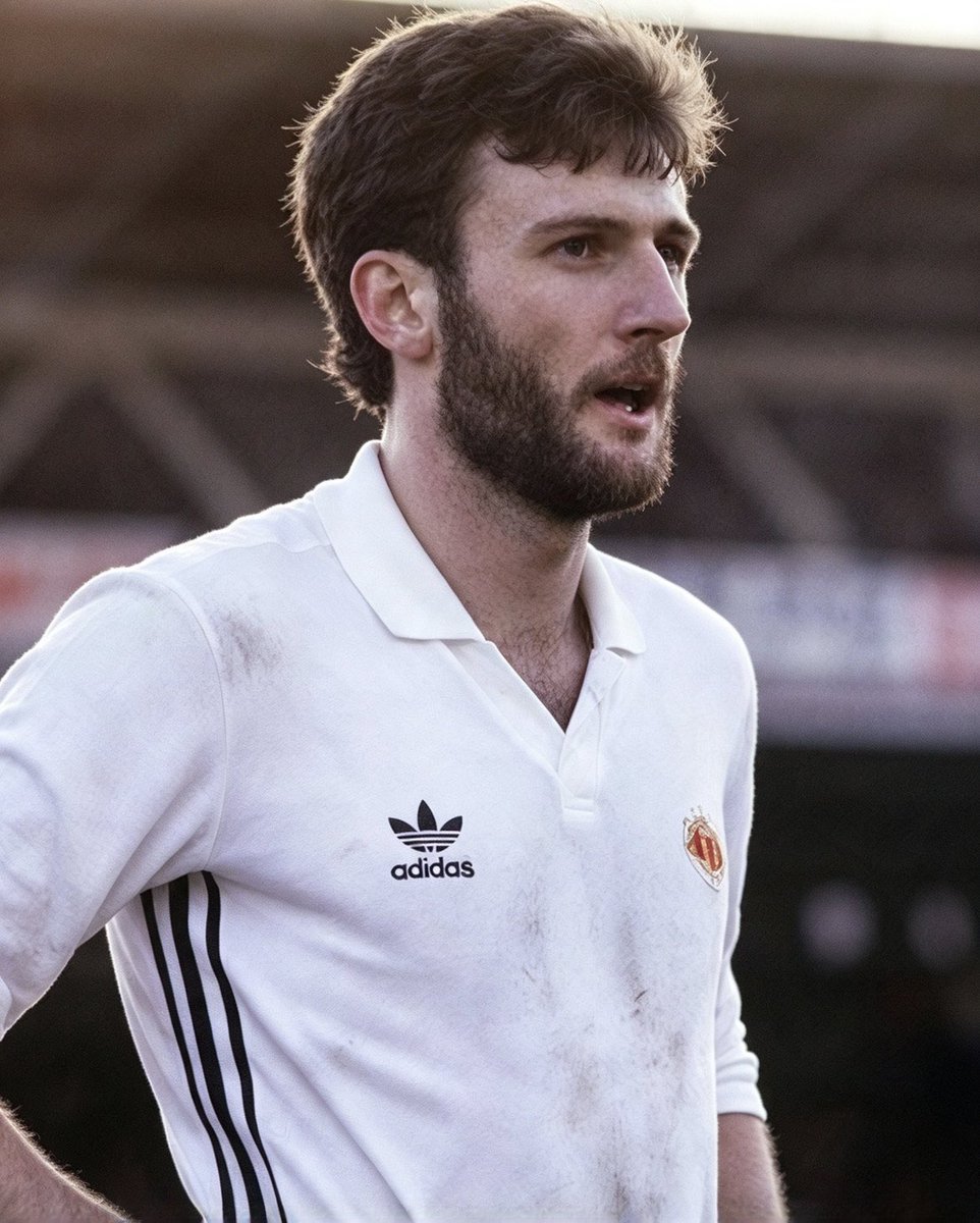 stickman1878's tweet photo. United Flops, No. 4.

Garry Birtles (1980-1982).

#MUFC #manchesterunited #united #unitedflops #garrybirtles https://t.co/4rq996QwEU