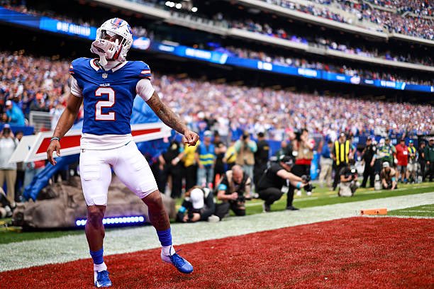 AdamSchefter's tweet photo. Bills WR D.J. Moore aggravated his shoulder injury during today’s loss to the Patriots, per source. It is not considered “a long term issue as of right now.” https://t.co/EB6897w4bp