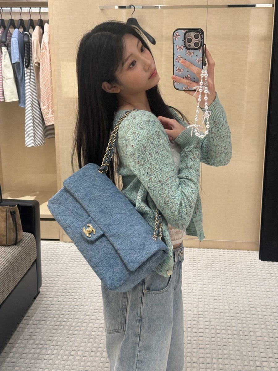 illitroom's tweet photo. WONHEE will attend the CHANEL Spring-Summer 2027 Show in Paris! 🇫🇷✨

🗓 6th October
🕐 3 AM KST / 1 AM WIB
🔗https://t.co/iRLE4gU14s

Let's support WONHEE on her first solo PFW appearance! 🩷

WONHEE STUNS AT CHANEL SS27
#CHANELSS27xWONHEE
#WONHEE #원희
#ILLIT #아일릿 https://t.co/l6LAYi9nnh