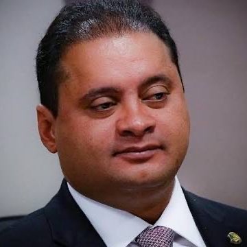 Delateinews's tweet photo. ⚠️AGORA: Vice-líder do governo Lula no Senado, Weverton Rocha está oficialmente fora do Senado https://t.co/DKwgwXBCvy