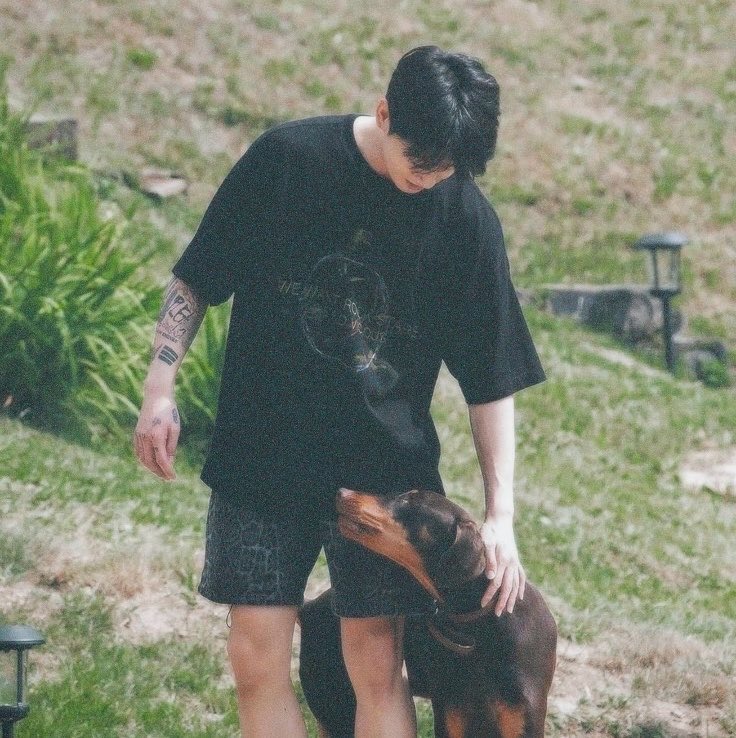 pipervkoo's tweet photo. the best dog dad ever https://t.co/fTopNLabSR