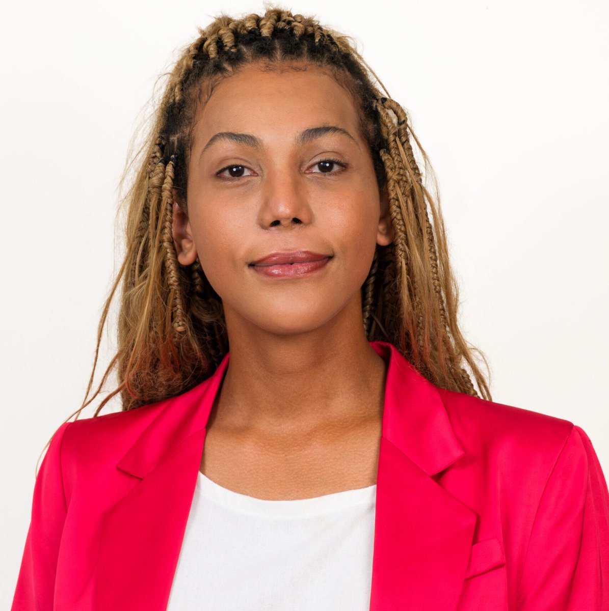 updatecharts's tweet photo. 🚨🏳️‍⚧️ Dani Balbi (PCdoB) está REELEITA como DEPUTADA ESTADUAL do Rio de Janeiro.

Ela é a PRIMEIRA MULHER TRANS a conseguir o feito no estado. https://t.co/E4M0az5Q3k