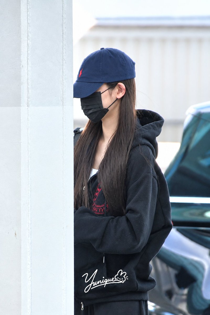 Yunique_yh's tweet photo. 261005 ICN

#Hearts2Hearts #하츠투하츠 #유하 #YUHA https://t.co/4He73YcrJh