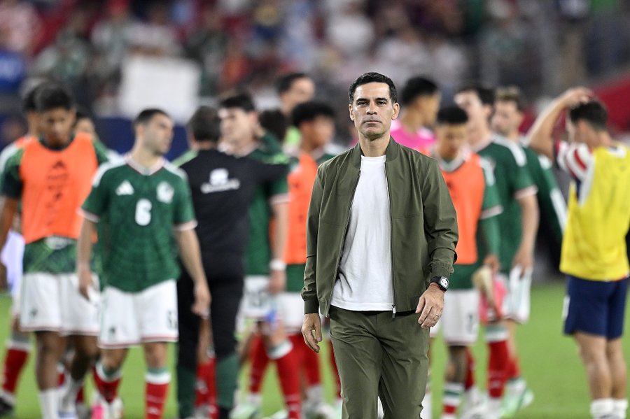 Kmb1992f's tweet photo. Su foto de “adiós tontos, ni se me pongan enfrente ahorita que me los chingo por parejo, bola de inservibles” 

Rafael Márquez, tienes auraaaa papito https://t.co/MV1pwWmWjx