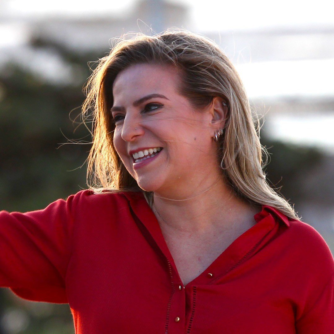 vaidesmaiar's tweet photo. É A LÔRA! Luizianne Lins é ELEITA senadora pelo estado do Ceará. https://t.co/NkiLWv4B76