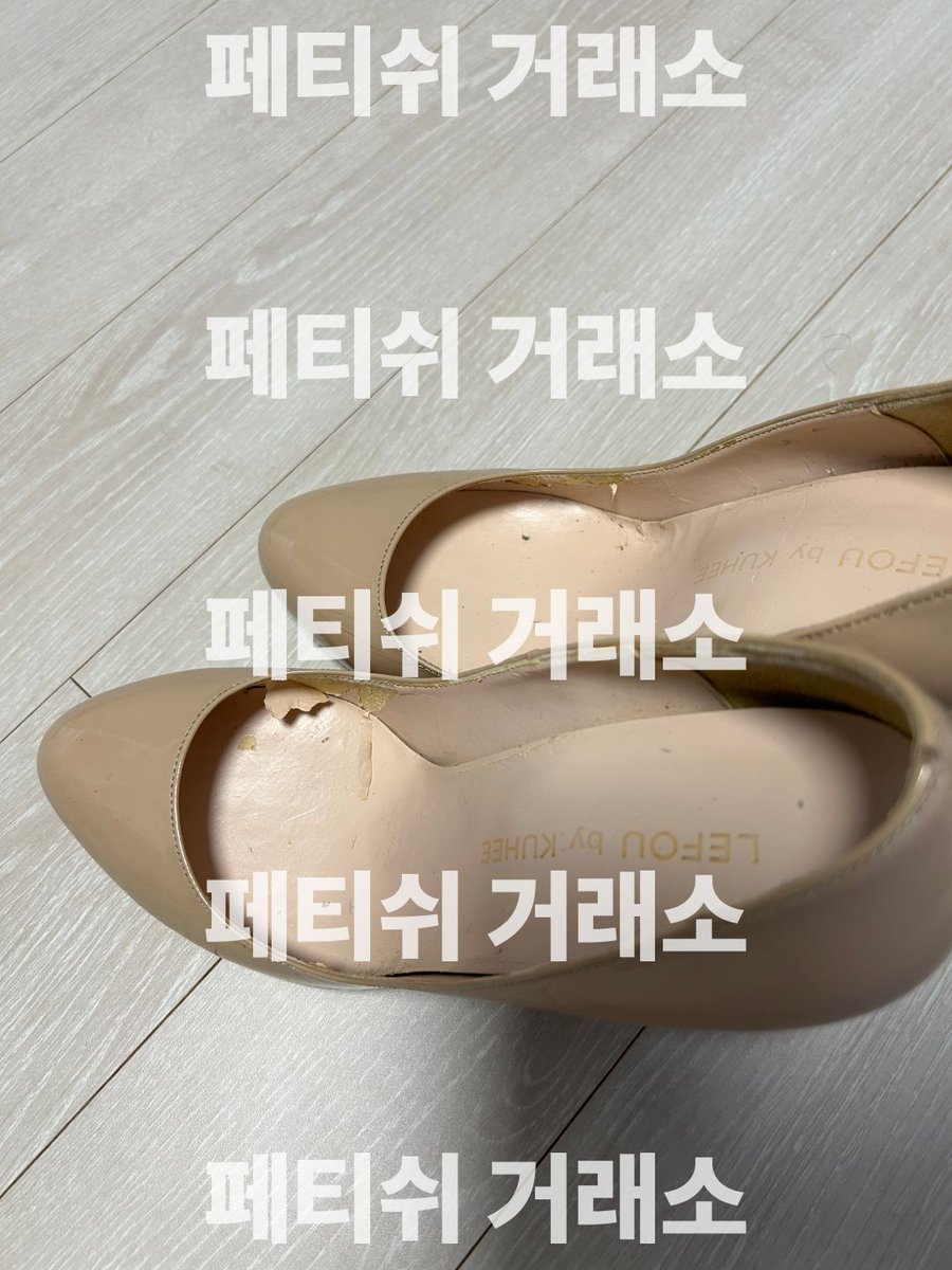 Fetish_kr's tweet photo. 이름:김민선
나이:38
직업:전업주부
관계:유부섹파
품목:하이힐
사이즈:240
상태 및 특징:데이트 하다 굽 부러져서 버린다는거 가져옴./구매 시 거울셀카 제공
거래방법:GS반택
판매가:30,000원
#페티쉬 #중고속옷 #신던신발 #발냄새 https://t.co/m6tX6k0PGH