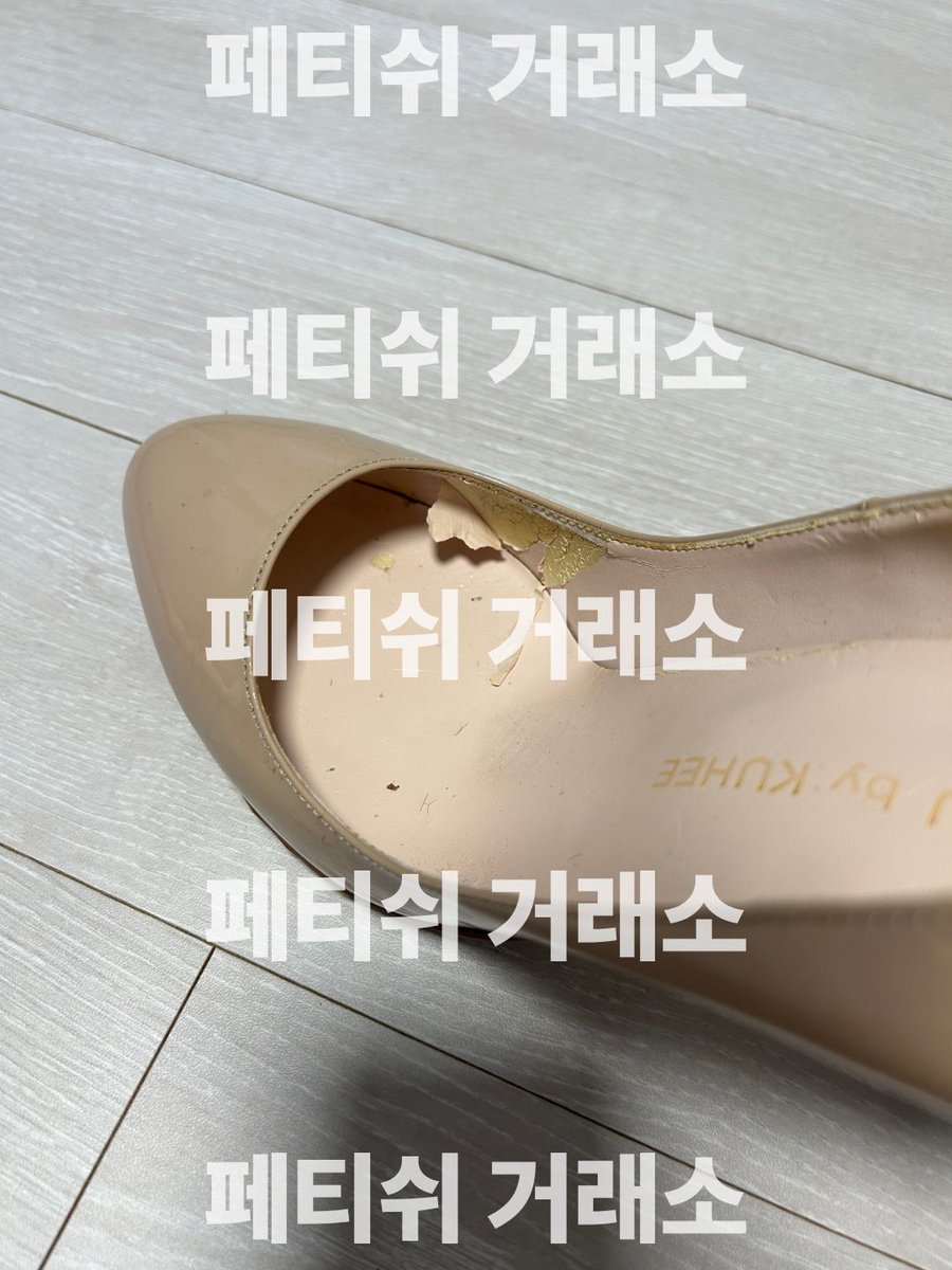 Fetish_kr's tweet photo. 이름:김민선
나이:38
직업:전업주부
관계:유부섹파
품목:하이힐
사이즈:240
상태 및 특징:데이트 하다 굽 부러져서 버린다는거 가져옴./구매 시 거울셀카 제공
거래방법:GS반택
판매가:30,000원
#페티쉬 #중고속옷 #신던신발 #발냄새 https://t.co/m6tX6k0PGH