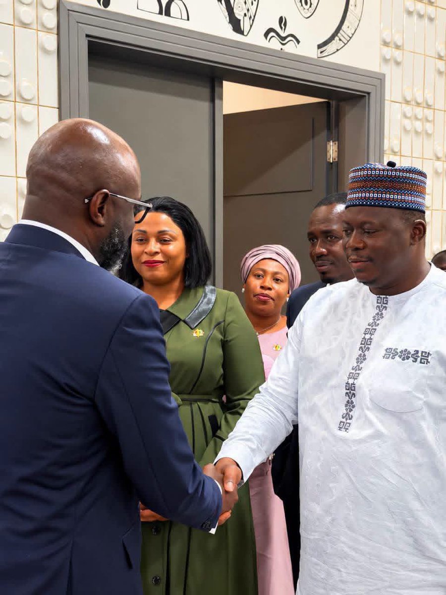 LayeSeckSeckFCB's tweet photo. ‼️Le Premier Vice-Président de l’Assemblée nationale, El Malick Ndiaye, est arrivé ce dimanche soir à Conakry, où il représente le Président Ousmane Sonko à l’ouverture de la session ordinaire unique de l’Assemblée nationale de Guinée, à l’invitation de son Président, Dr Dansa Kourouma

🇸🇳❤️🔥