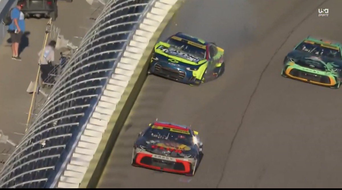 BrakeHardBlog's tweet photo. Kyle Larson has to crash when running a Kellogg’s throwback. 

He’s now 3-for-3. https://t.co/o8cf1ON36C