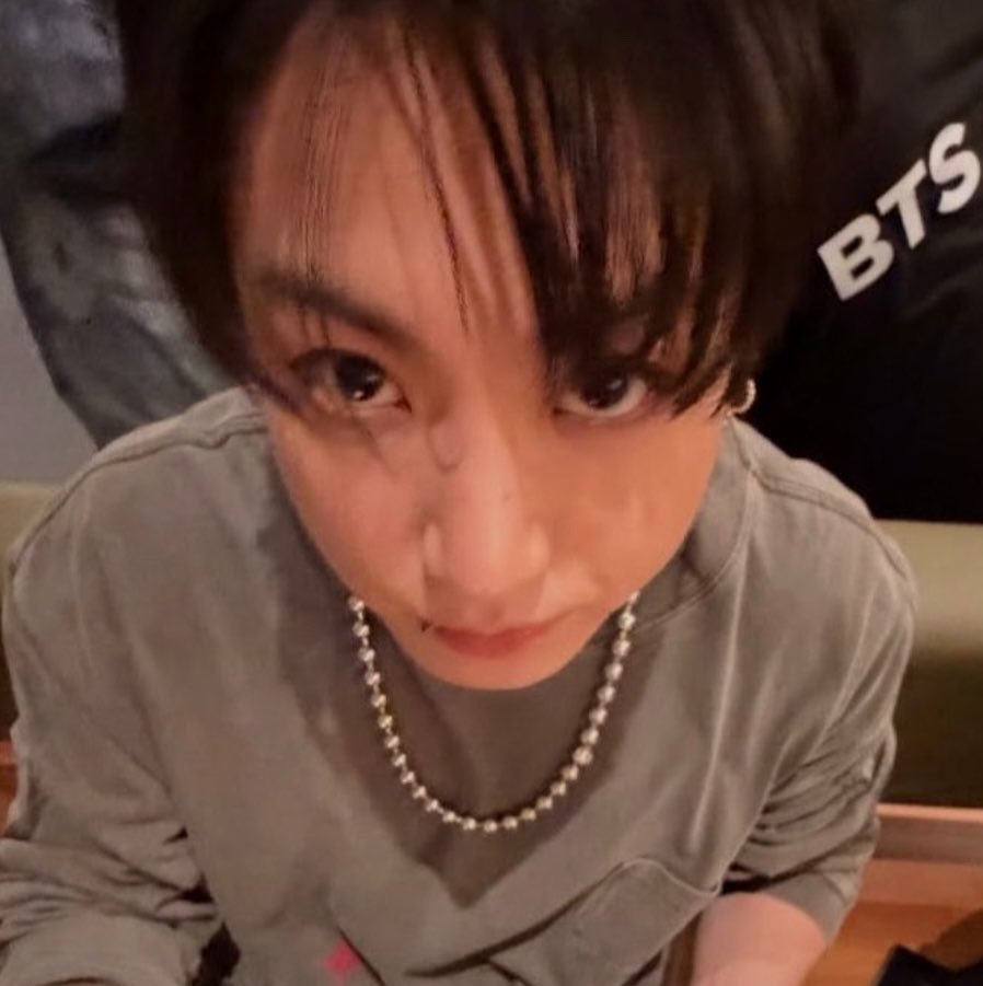 servcuntmin's tweet photo. the boba eyes omg jungkook really birthed bam https://t.co/Nj9E8cEXRp