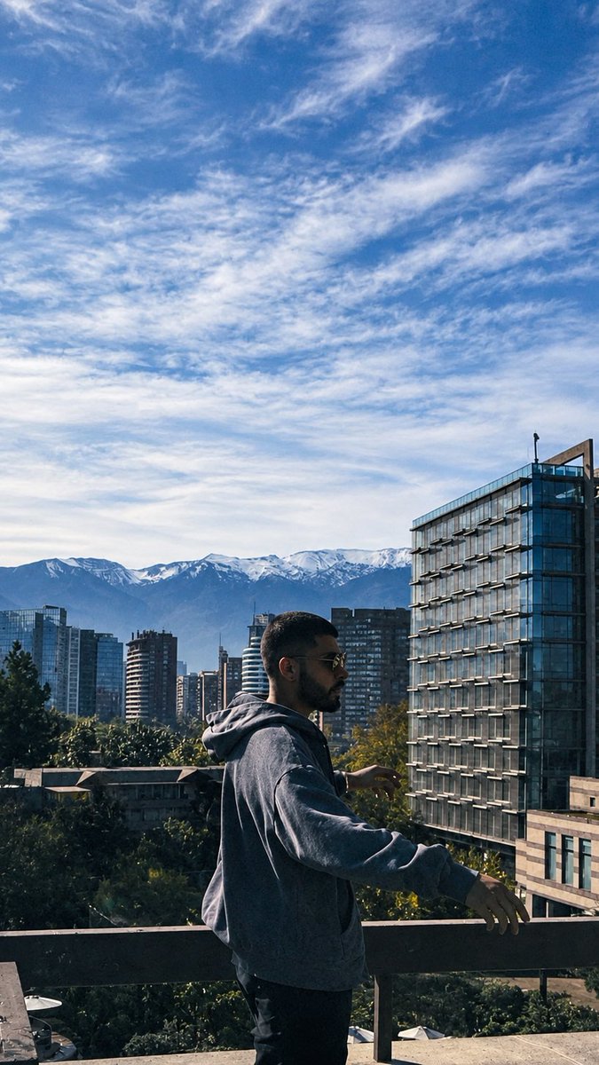 zmsickmarvel's tweet photo. Wallpaper de zayn con la cordillera de fondo🗻 🇨🇱 https://t.co/lmJxCuMgph