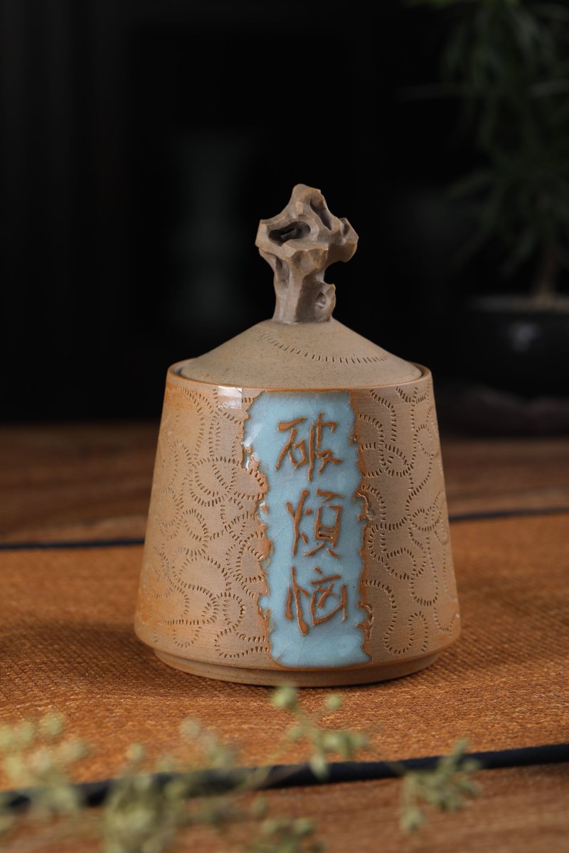 RonaldCookaxtc's tweet photo. Nearby scholars laugh at the bribed urn, but I can't help but feel it's a clever facade that's hard to decipher. https://t.co/vhqWRpCXKS