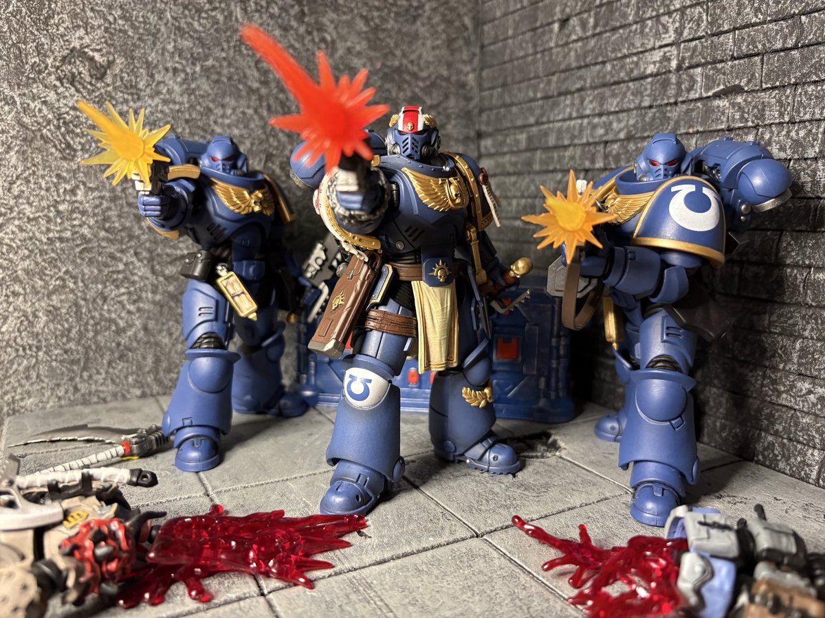 CoreyStrebe's tweet photo. #Joytoy #Actionfigures #Warhammer40k #Ultramarines #Toyphotography https://t.co/T2j49dl1jN