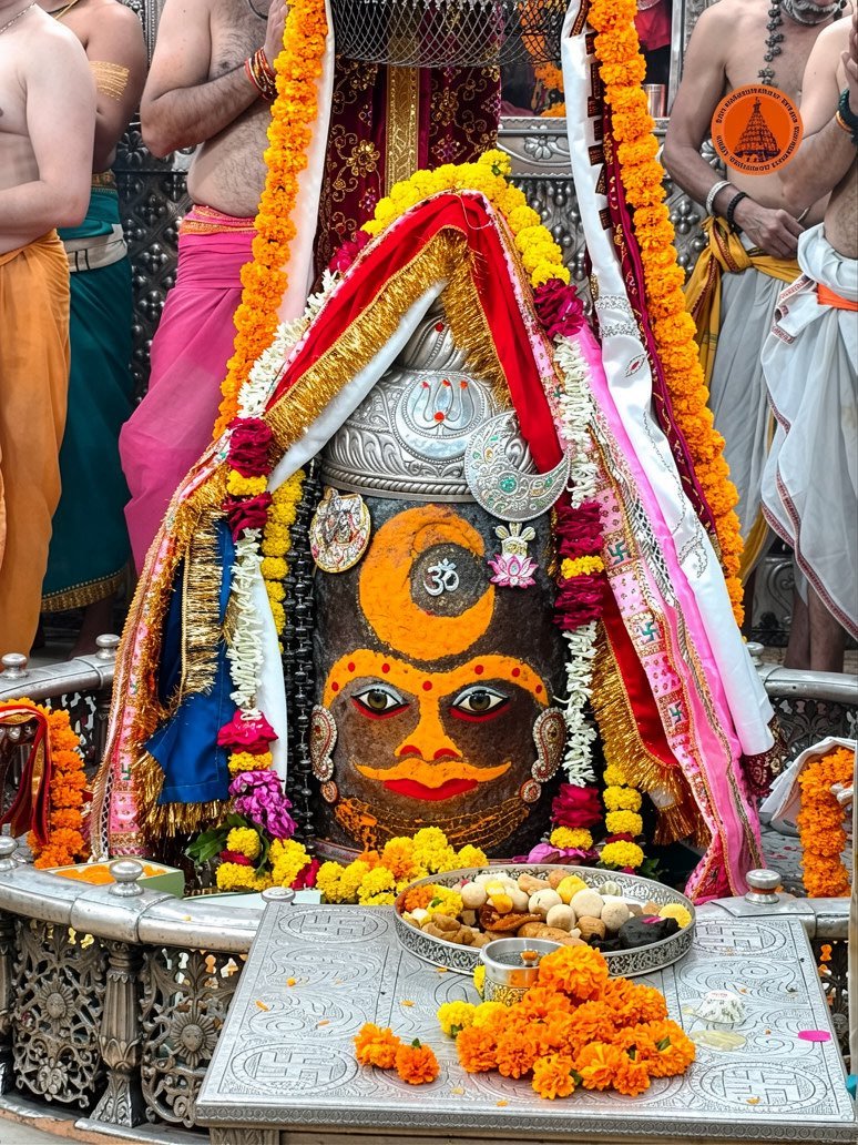 AlokTiwari9335's tweet photo. श्री महाकालेश्वर भस्म आरती दर्शन | 05.10.2026

बोलो जय श्री महाकाल 🙏🚩 https://t.co/tKtzeUqJDt