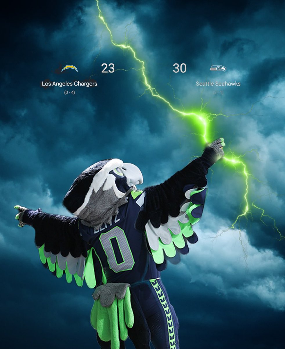 BlitzTheSeahawk's tweet photo. I HAVE THE POWER! https://t.co/RdLach7P1R