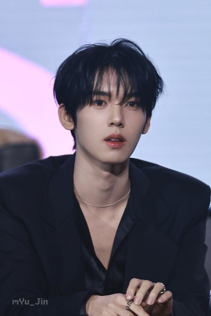 shbfein's tweet photo. Han Yujin received $0.00 from ZeroBaseOne’s “Ascend” from 2026, despite the song making over roughly $15 million in royalties.

This is because Han Yujin did not work on “Ascend,” nor is he apart of the group anymore. https://t.co/3Q0jMXHTzI