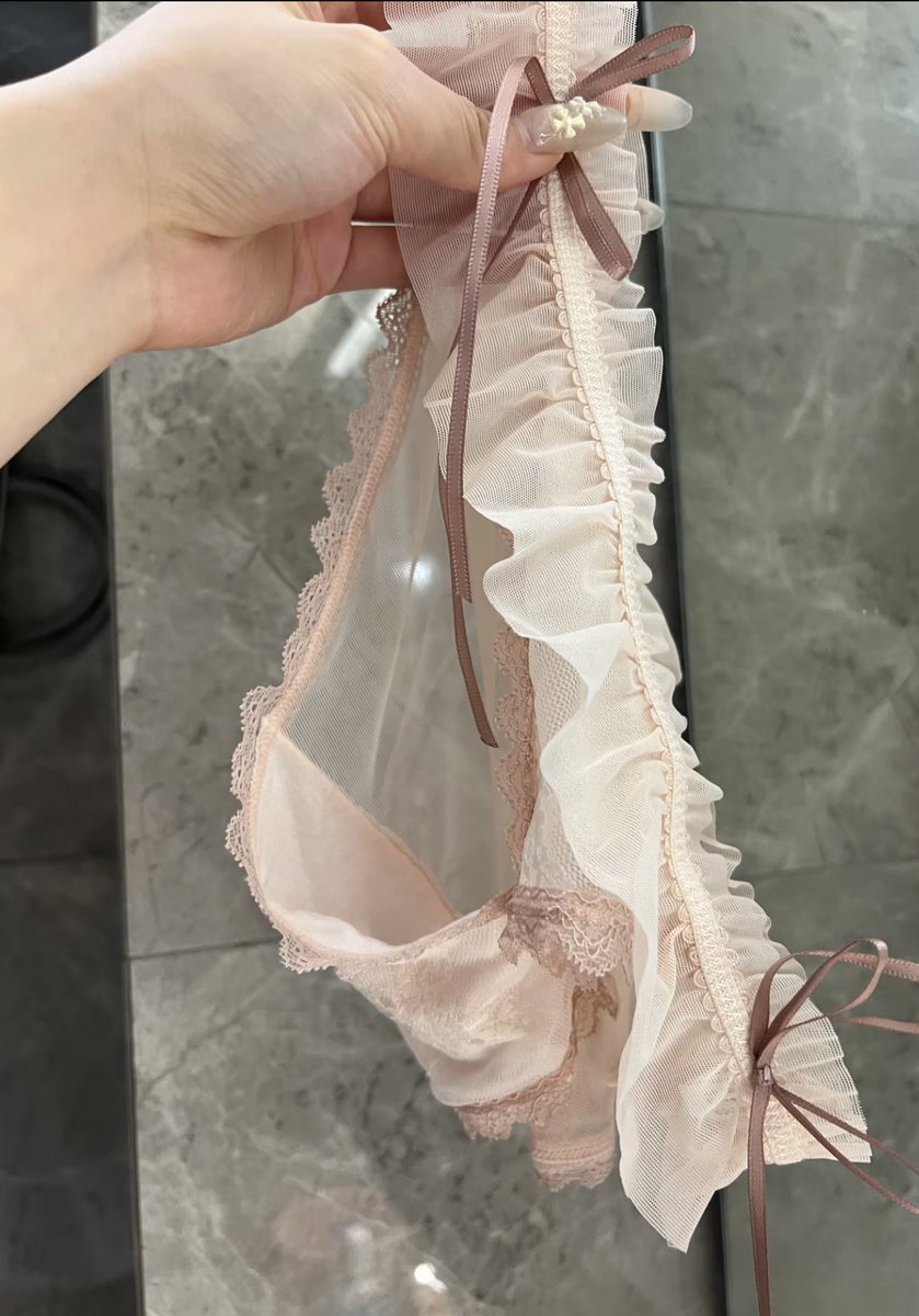 angela50so9's tweet photo. 在校高中生

10月5日第一天居家拍小视频

有人要锐评我的福吗？

1：看福    2：看🐻

Luo照  实况！！流言111，看完删噢…… https://t.co/KcsOosU0Zb