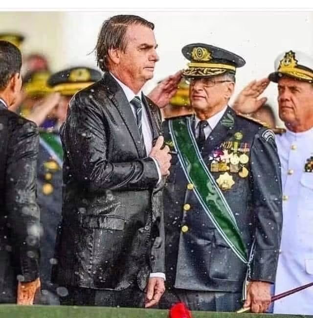 junioredeia25's tweet photo. @NewsLiberdade Mesmo preso injustamente, sem poder falar,  censurado, Bolsonaro é a maior força política no Brasil.

Conseguiu transferir seu capital político a seus filhos, esposa,  Governadores, Senadores, Dep. Federais e Estaduais .

Obrigado Jair Bolsonaro!! https://t.co/fz8AVE1Nbb