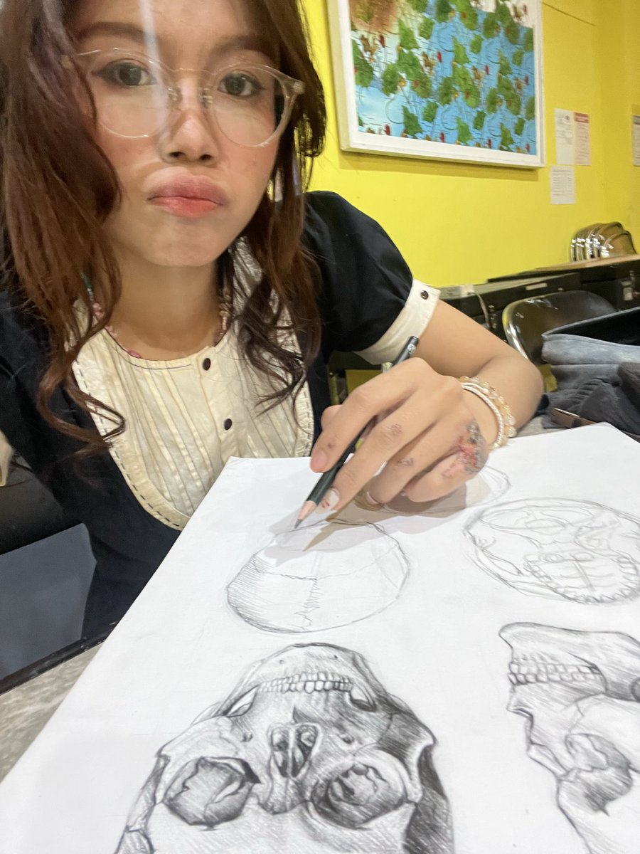 marvozz's tweet photo. menggambar dlm keadaan tangan yg blm kunjung sembuh.. 😅✌🏻 https://t.co/DggpruQoSa