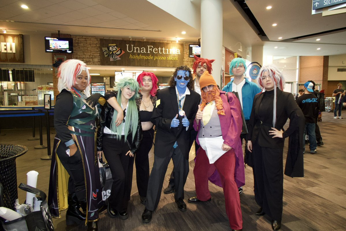 llaurajpeg's tweet photo. i took these pics and freaking lost the contact info some of the cosplayers wrote down for me for their @‘s so i’m posting here and praying they find this 😭😭

@LCSOfficial #lcs #lcsfinals #leagueoflegends #cosplay #TLAWwin https://t.co/Ts5kTSyGML