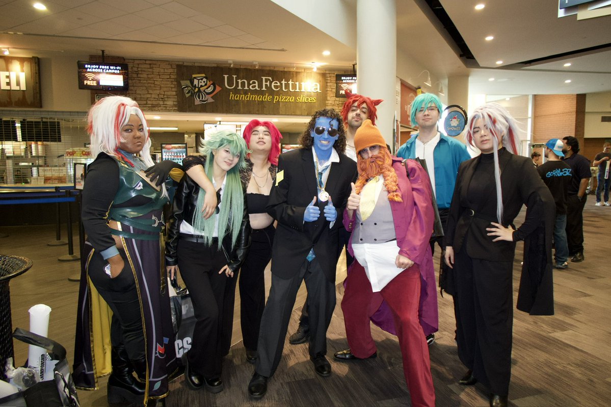 llaurajpeg's tweet photo. i took these pics and freaking lost the contact info some of the cosplayers wrote down for me for their @‘s so i’m posting here and praying they find this 😭😭

@LCSOfficial #lcs #lcsfinals #leagueoflegends #cosplay #TLAWwin https://t.co/Ts5kTSyGML