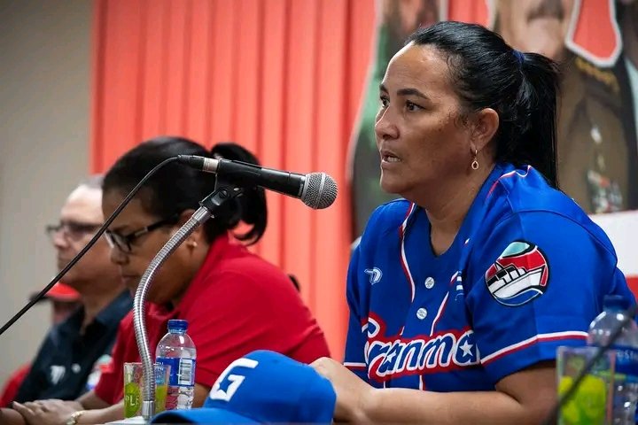 YanetsyTerry's tweet photo. En #ProvinciaGranma intercambio de Los Alazanes con sus padrinos. Comienza La Pelota. Alazanes a la carga! @PartidoPCC @AsambleaCuba @PresidenciaCuba @GobiernoCuba @GobiernoGranma @BarceloOrt92635 @InesMChapman @EduardoLopezL65 https://t.co/xADzVxjDzI