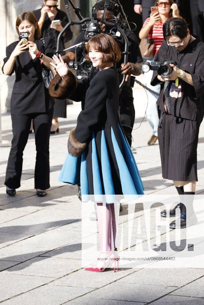 yoongsar's tweet photo. IMAGO blessing us with this shoot 🖤

SAROCHA X VALENTINO PFW SS27
#ValentinoSS27xFreen
#ValentinoAntibiblioteca
#ValentinoGaravani
#srchafreen
#PFW https://t.co/OtpD20PoUQ