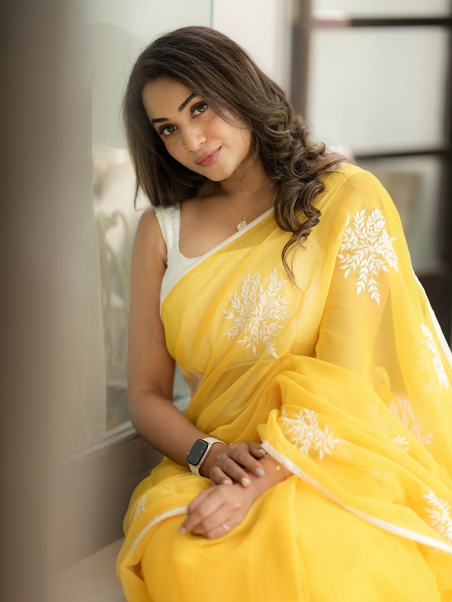 GodModeForNow's tweet photo. Cooooooool morning 😍🥰❤️
#JananiAshokKumar https://t.co/3ACXAGb6Ch