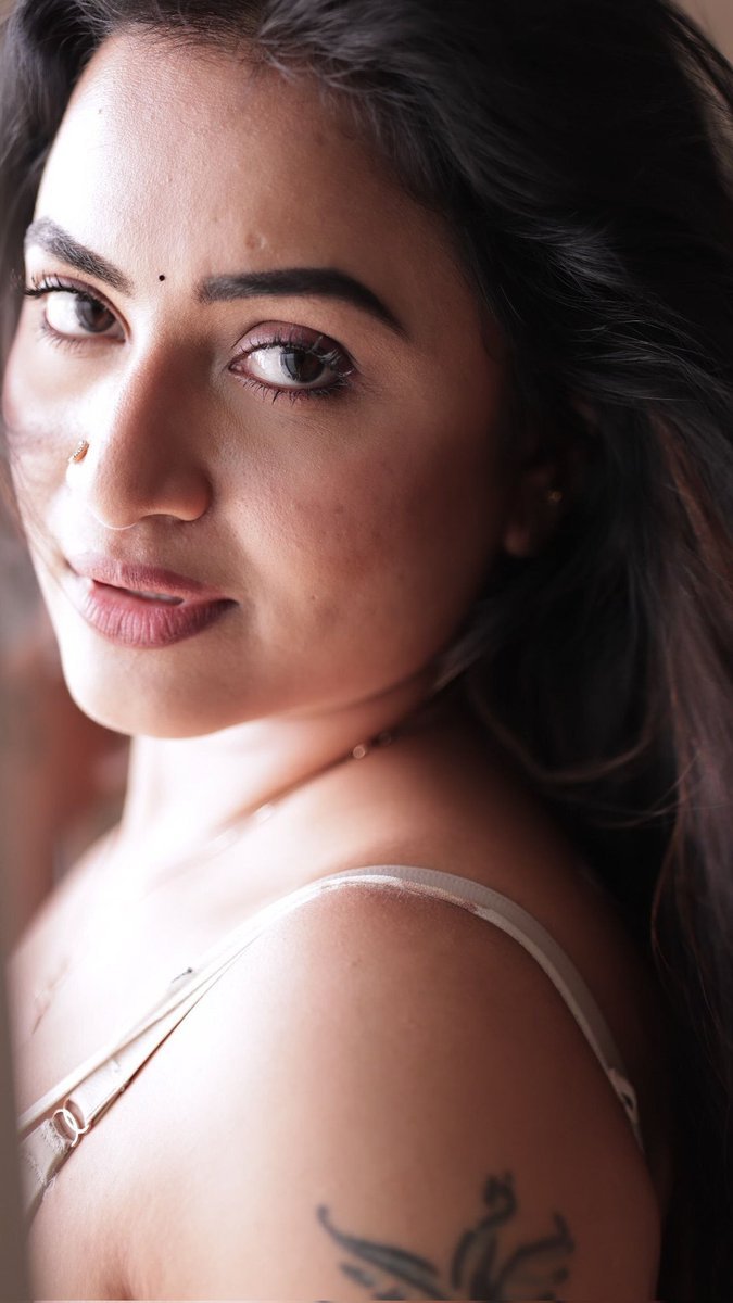 GodModeForNow's tweet photo. Cooooooool morning 😍🥰❤️
#JananiAshokKumar https://t.co/3ACXAGb6Ch