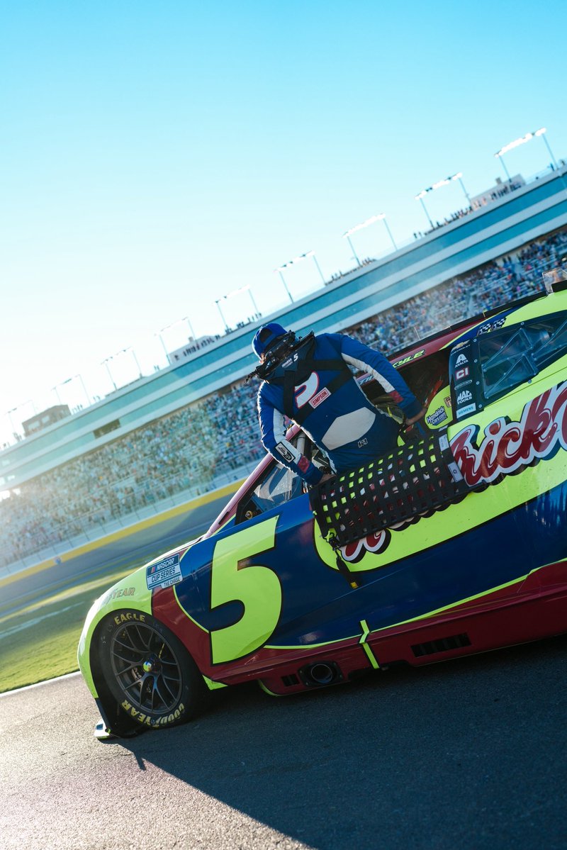 TeamHendrick's tweet photo. Unbelievable recovery. Gave it everything. 💛 https://t.co/1XDLOtXi54