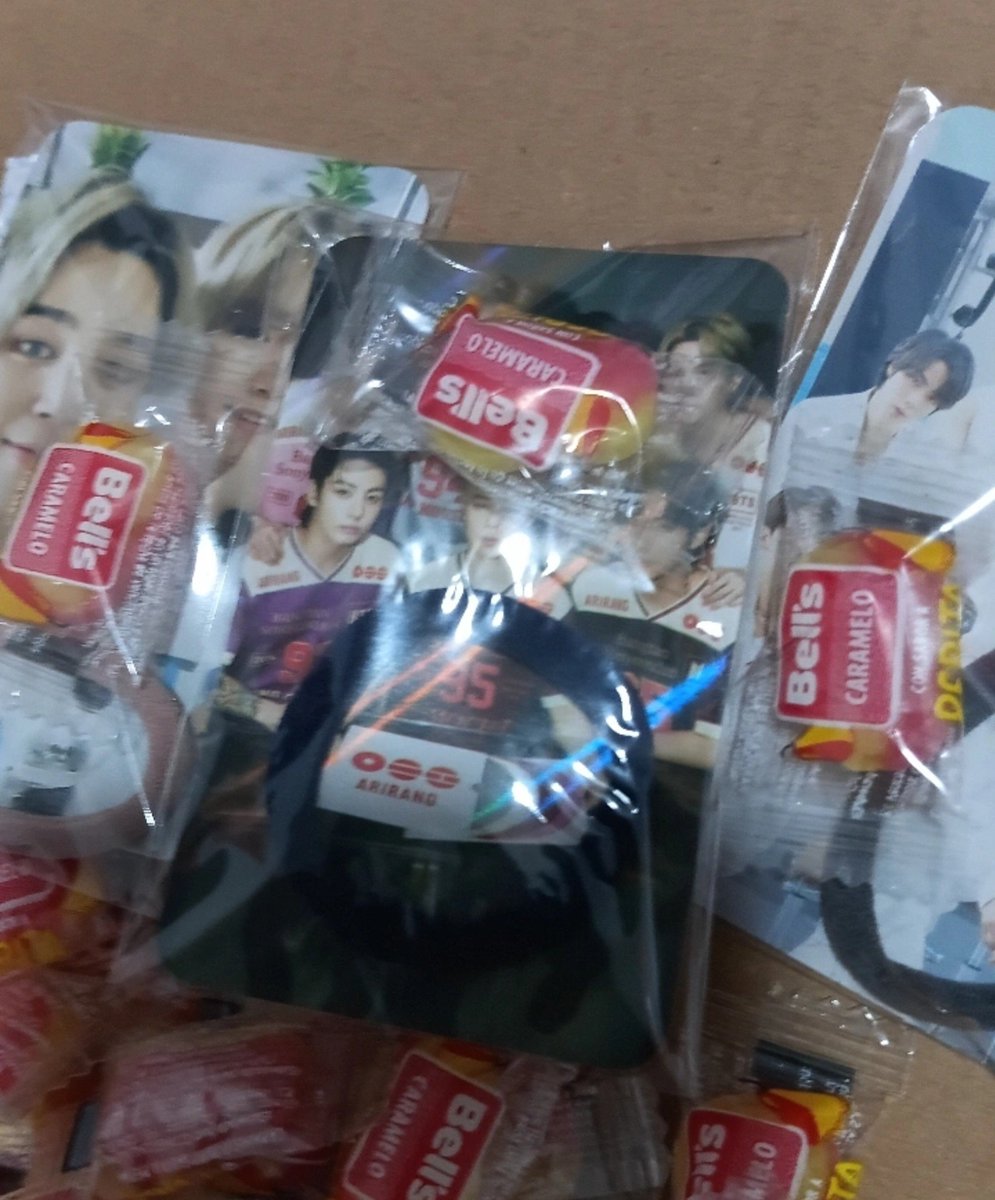 annie725453's tweet photo. Rellenando sus freebies armys de mrd https://t.co/tAZDtgQMKL