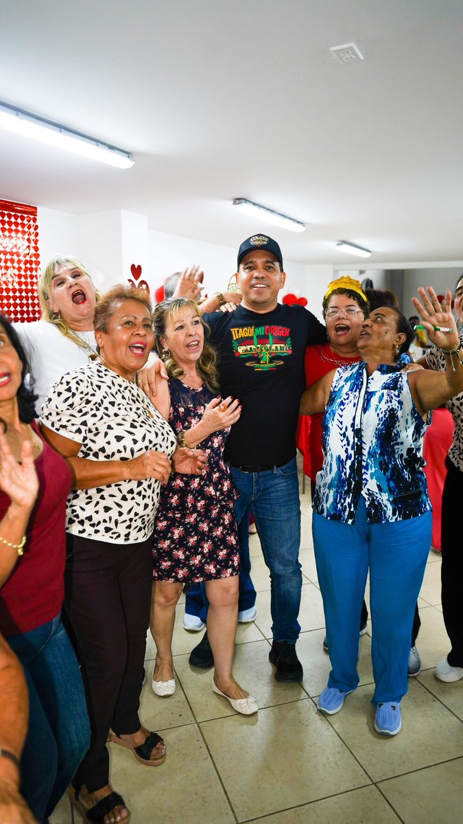 TrujilloItagui's tweet photo. Hoy estuvimos conversando, compartiendo y escuchando a nuestra gente en Itagüí. Estos encuentros nos permiten conocer sus historias, sus ideas y lo que esperan para nuestra ciudad. https://t.co/MR8Ajvf0Vx