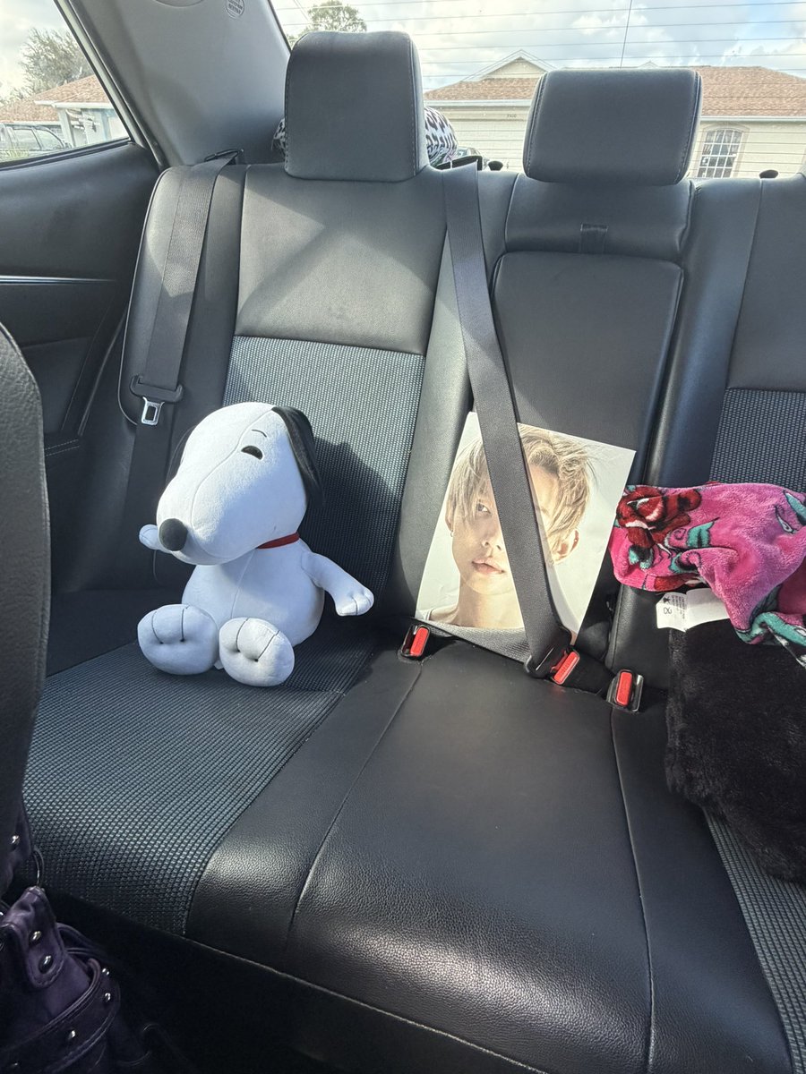 tyunpainz's tweet photo. Just walked into my friends car . https://t.co/2InXjrvj93