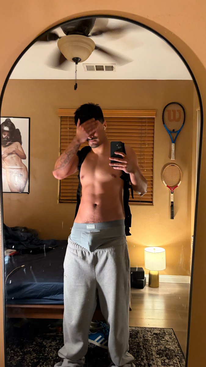 badboyezra's tweet photo. post gym https://t.co/kuaOqoQCES