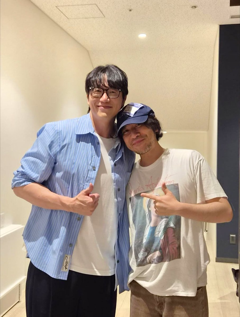 myuma1030's tweet photo. ぬぉぉぉぉ！ソンシギョンさんのライブにいよりさん行ってたのね！(ﾉ)ﾟ∀ﾟ(ヾ) back numberのお花も！🌼*･ https://t.co/xSIWkxsZx1
