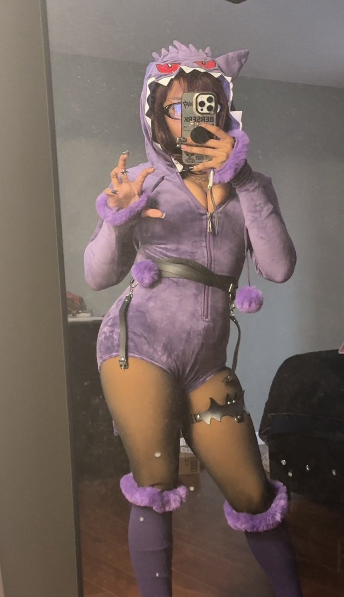 SuccuBoot's tweet photo. 😈🖤 #Pokémon https://t.co/QQTnz882Dc