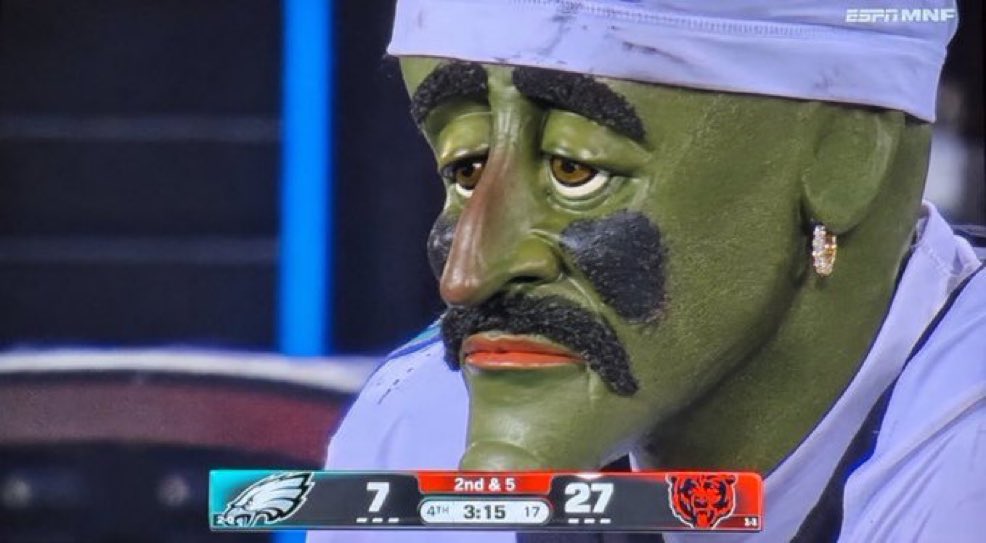 knicks_tape99's tweet photo. 93 passing yards and 2 losses in one week https://t.co/Y3ijpyTDgk