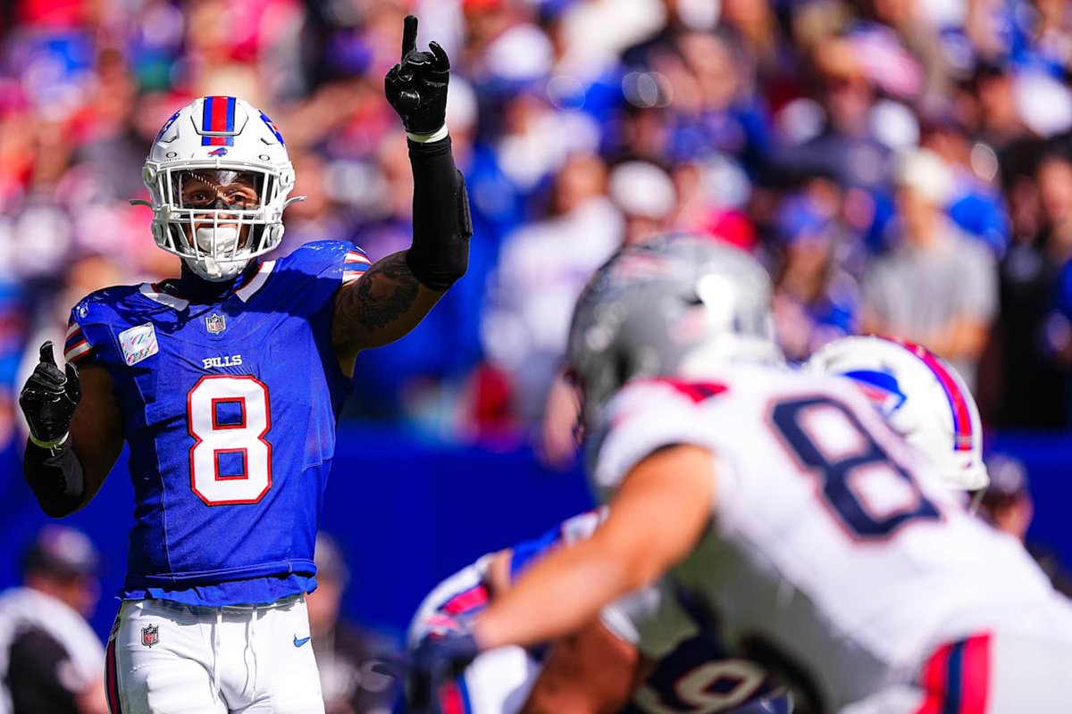 BuiltInBuffalo_'s tweet photo. 404 yards allowed vs. the #Patriots today

Whether it’s fair or not, 4 games in Jim Leonhard’s job security WILL be questioned.

#Bills | #GoBills | #BillsMafia https://t.co/I1UGGO0pzu