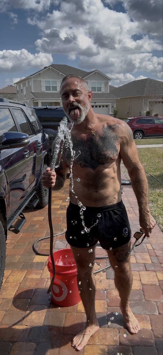 SergeantSiww's tweet photo. I’m your neighbor come see me ⤴️
sargesilverfox https://t.co/HJXnWuZ5dW