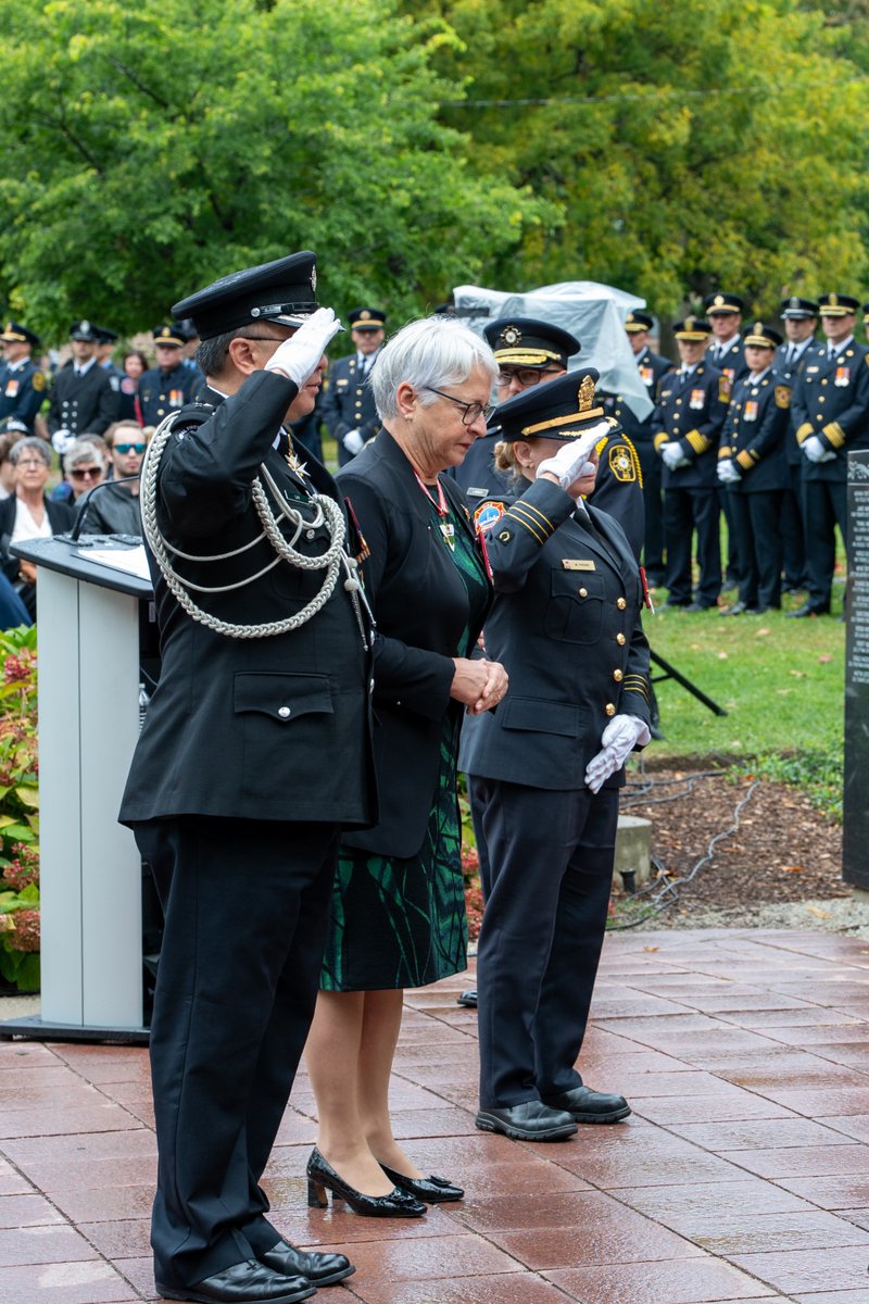 Toronto_Fire's tweet photo. Toronto Fire Services was honoured to attend today’s Ontario Fallen Fire Fighter Memorial at Queen’s Park. We joined fire services from across the province to remember Ontario’s fallen firefighters and honour their bravery, service and sacrifice. #Toronto https://t.co/KDzhs0DTTt